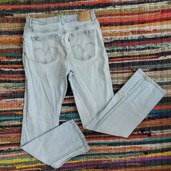 3x33 Women Levis 550 Light Wash Jeans 